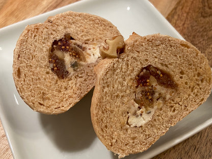 (L)Whole wheat brown sugar bread with walnuts & dried fig cream cheese 3pcs